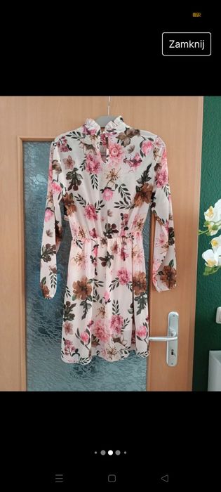 Piękna kwiatowa sukienka