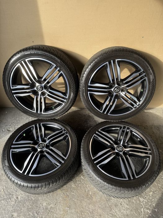Poleca super stan techniczny całe koła zimowe do TOYOTA C-HR GR SPORT