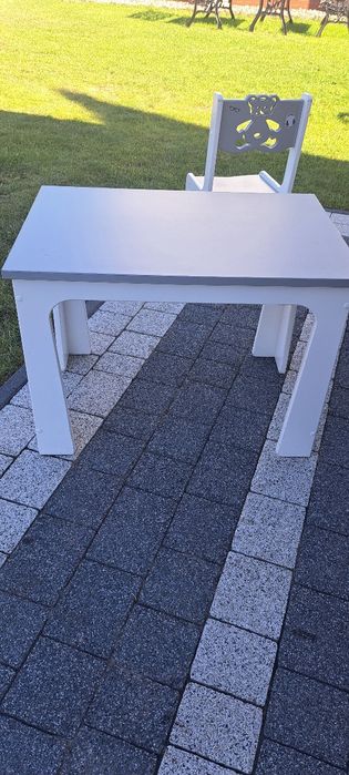 Stolik i krzesełko dla dzieci
