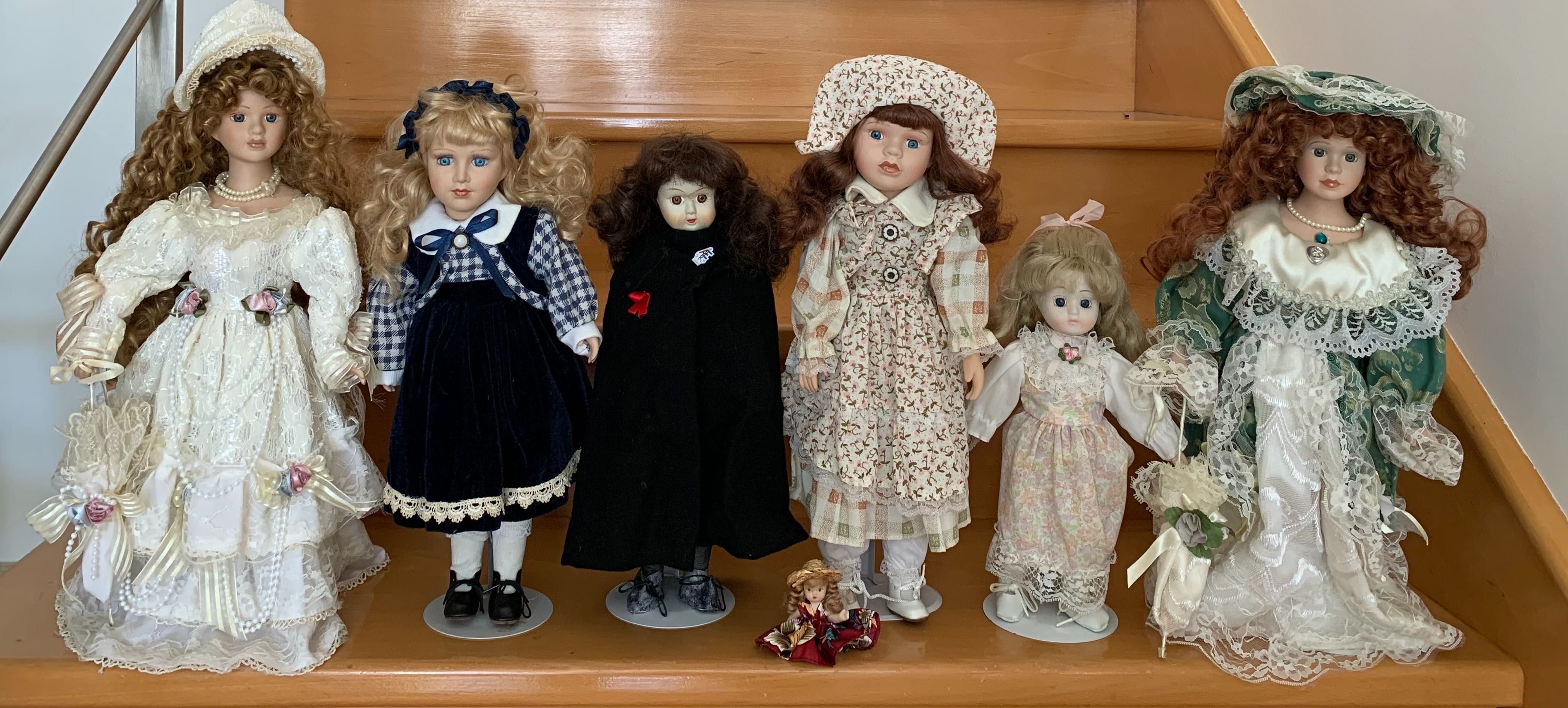Conjunto de 10 bonecas de porcelana