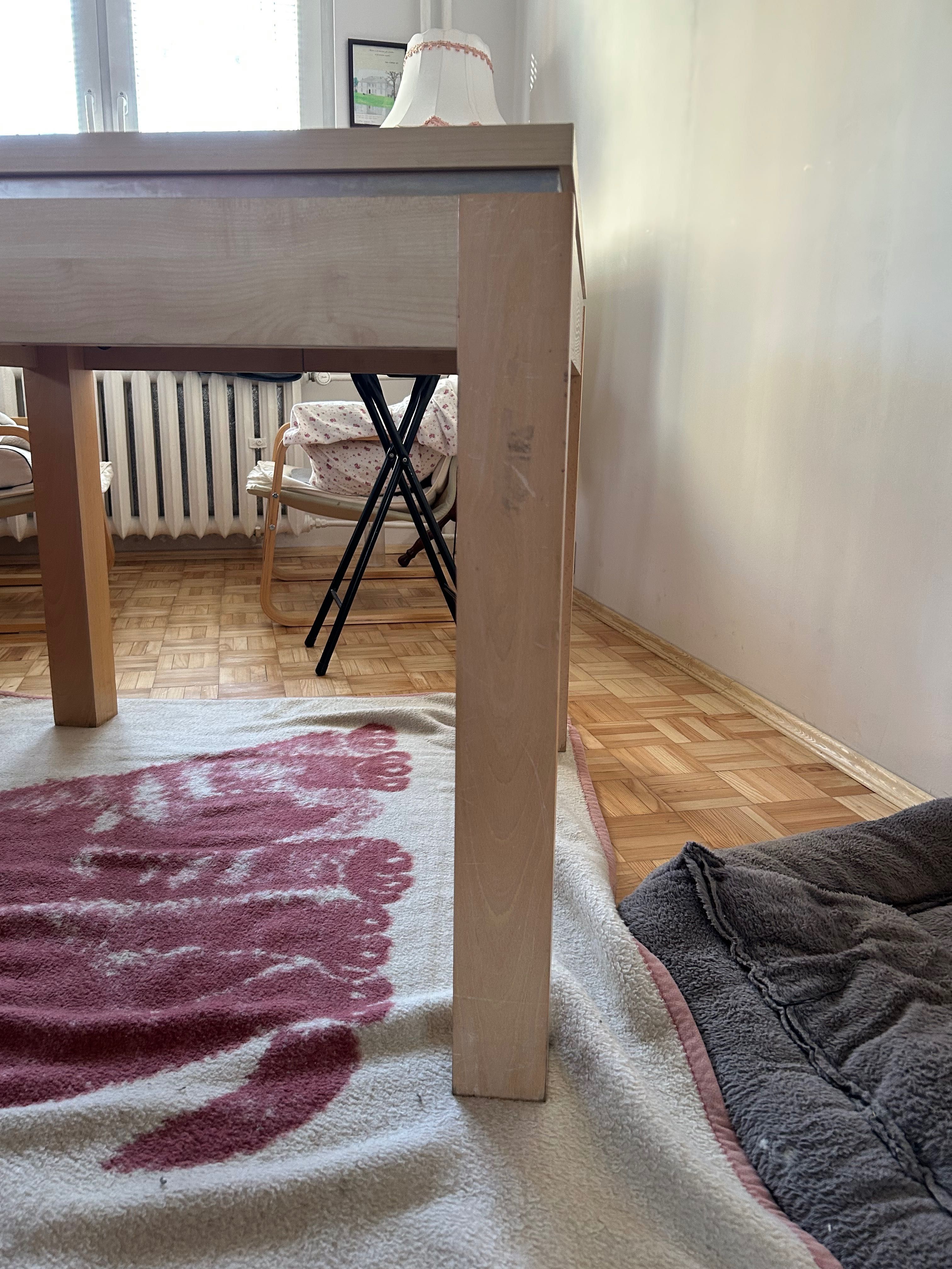 stół kwadrat jasne drewno