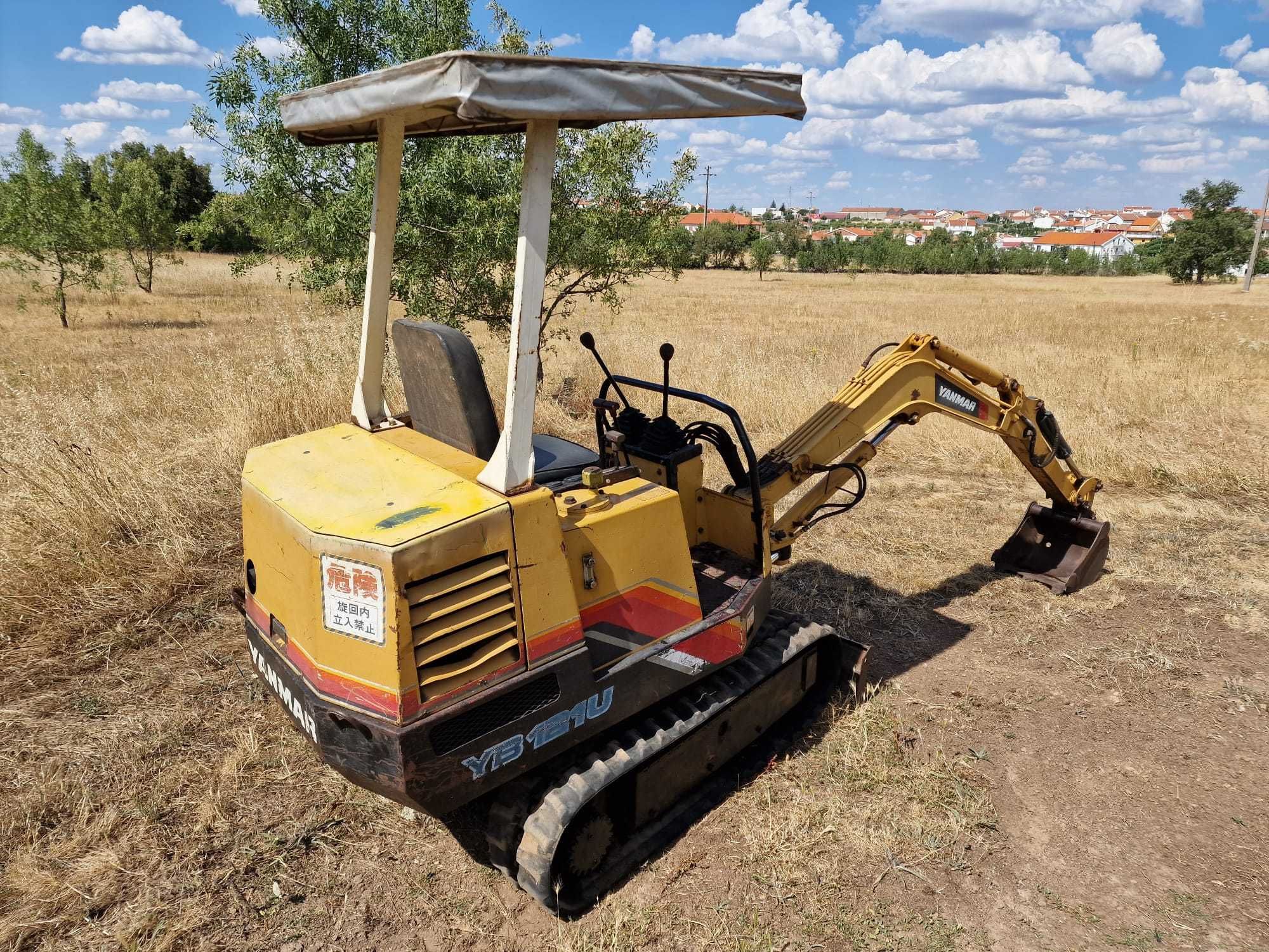 Mini Giratória / Escavadora Yanmar YB121-2-U - 1,5Toneladas (2256h)