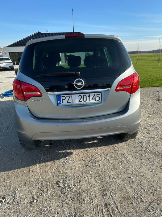 opel meriva 2010 rok 1.4 benzyna zarejstrowana oc przeglad
