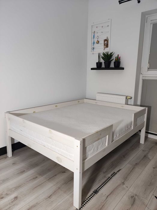 Łóżko z materacem 120x160