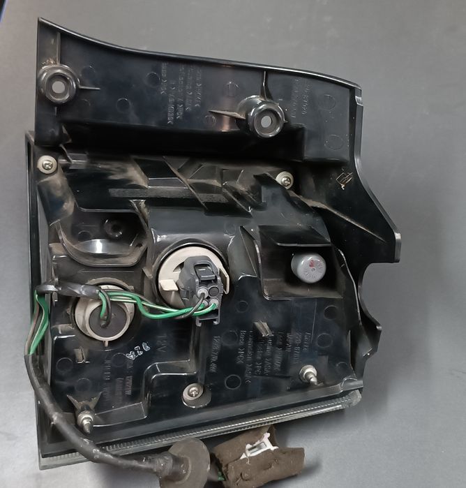 Продам задній ліхтар на Міцубісі аутлендер XL 2008