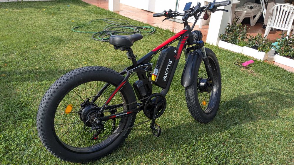Bicicleta elétrica DUOTTS S26 750Wx2 50Km/H 26'' 48V 19.2Ah 120Km