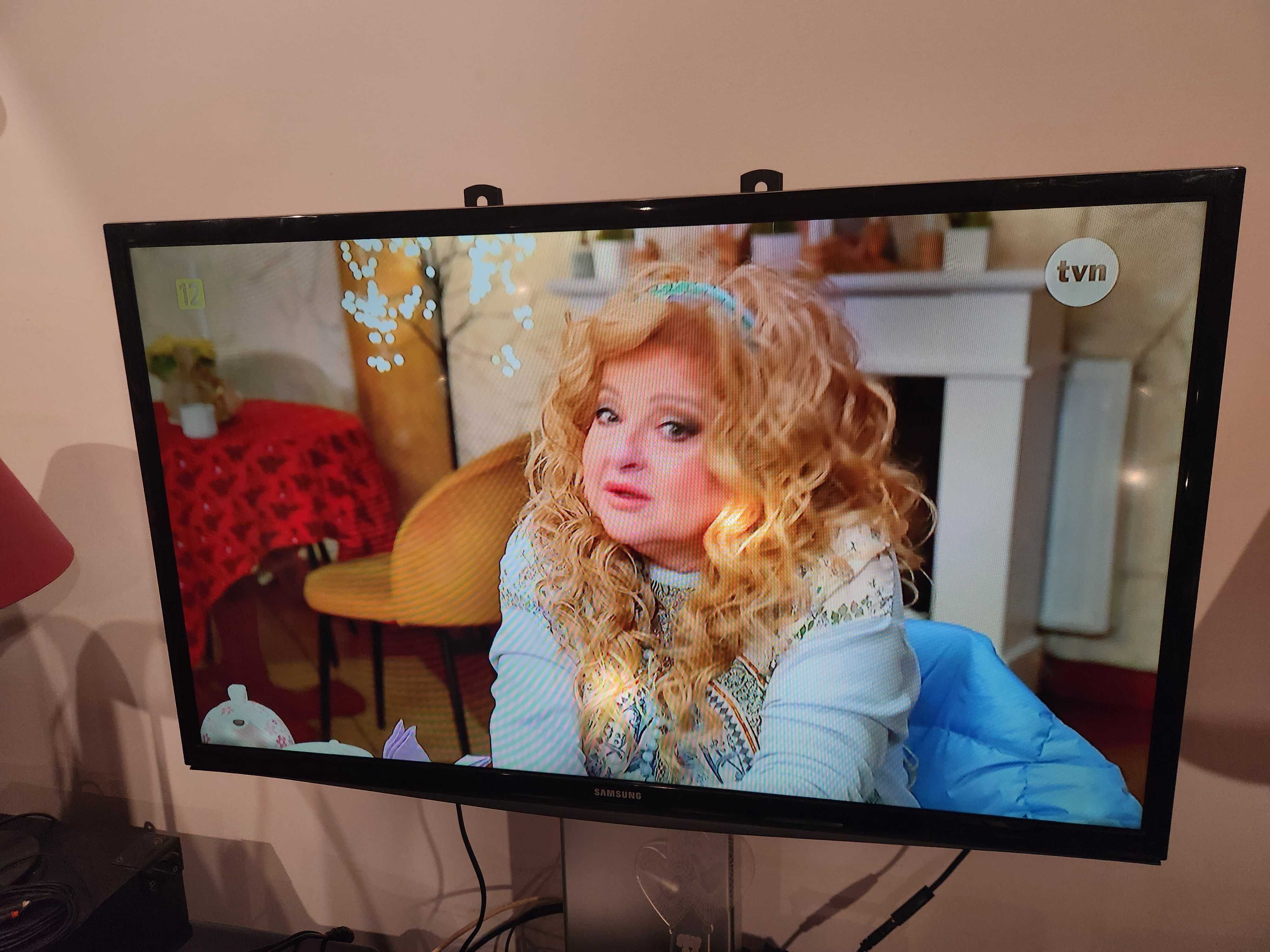 PŁASKI TELEWIZOR SAMUSNG 32 cale UE32H4000 + dekoder DVB-T2 zestaw!