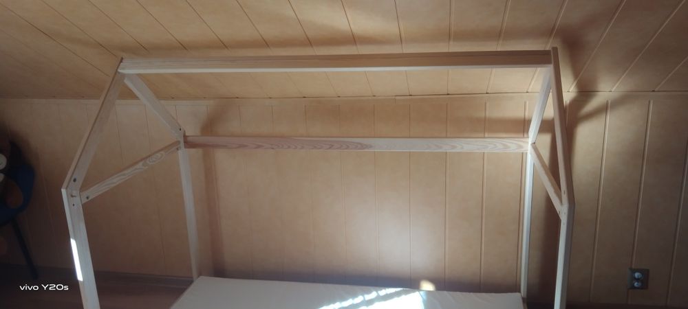 Łóżko dziecięce drewniane