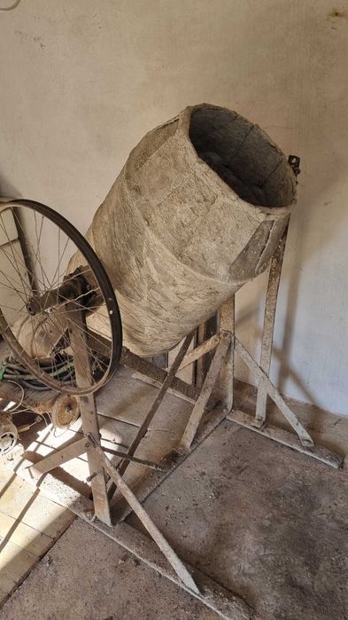 Betoniarka duza, silnik trojfazowy