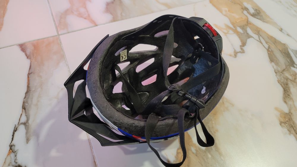 Шолом для дорослого велосипедиста