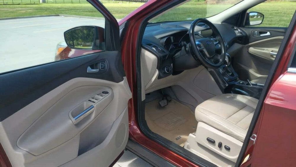 Ford Escape      2015