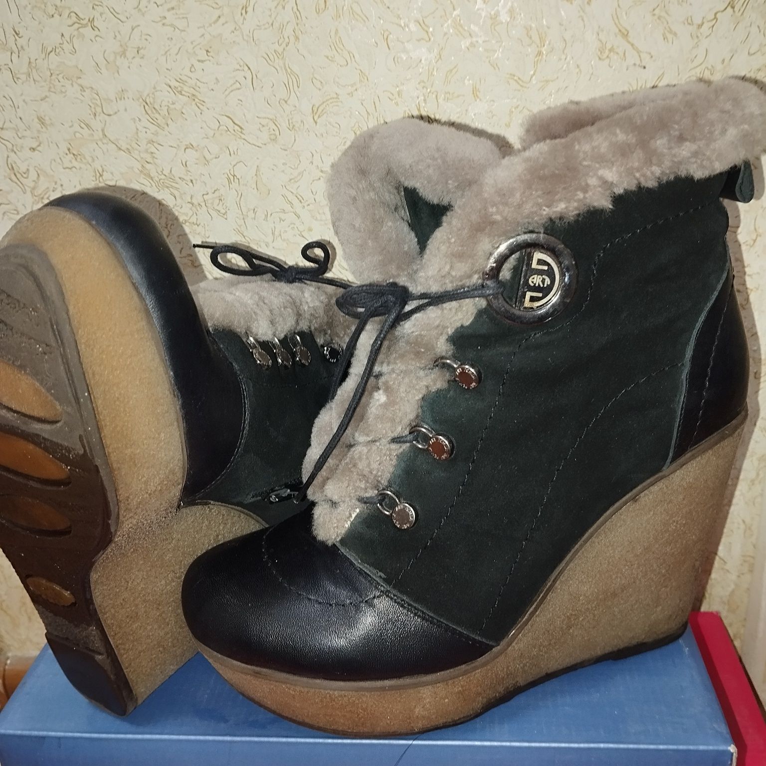 Продам зимове взуття натуральна шкіра (сапожки, ботинки)