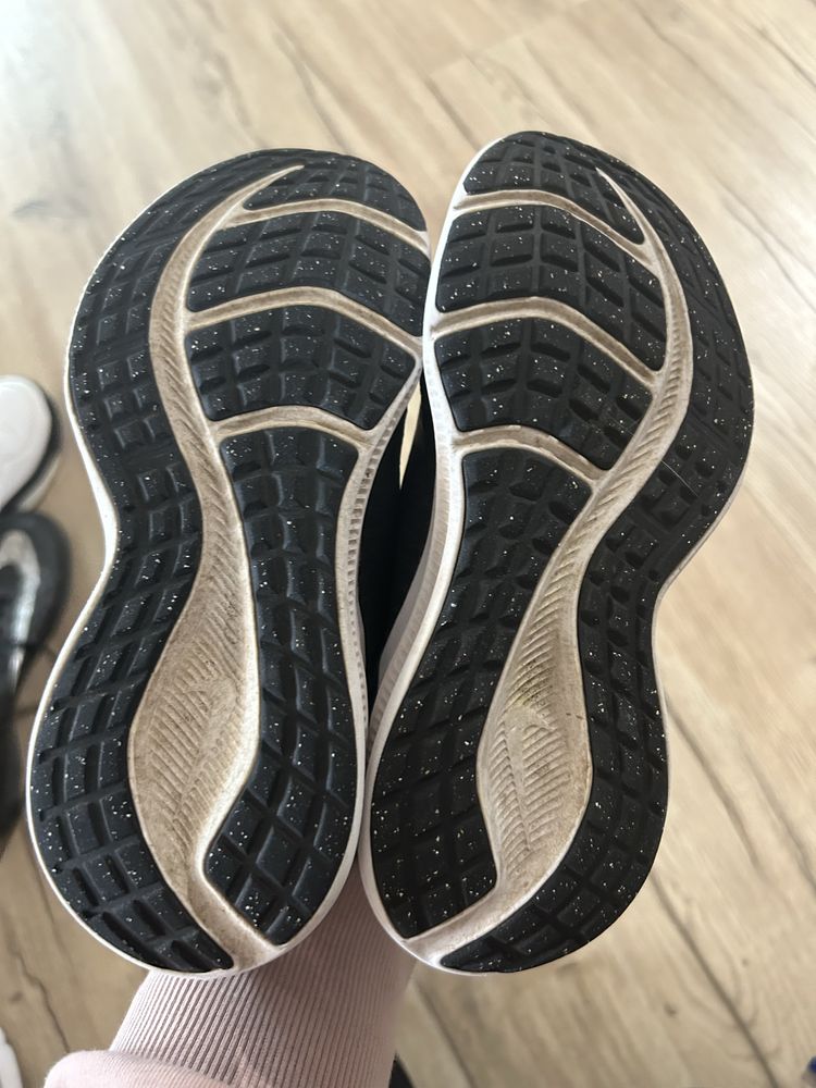 Buty sportowe adidasy Nike Downshifter dla chłopca r 30