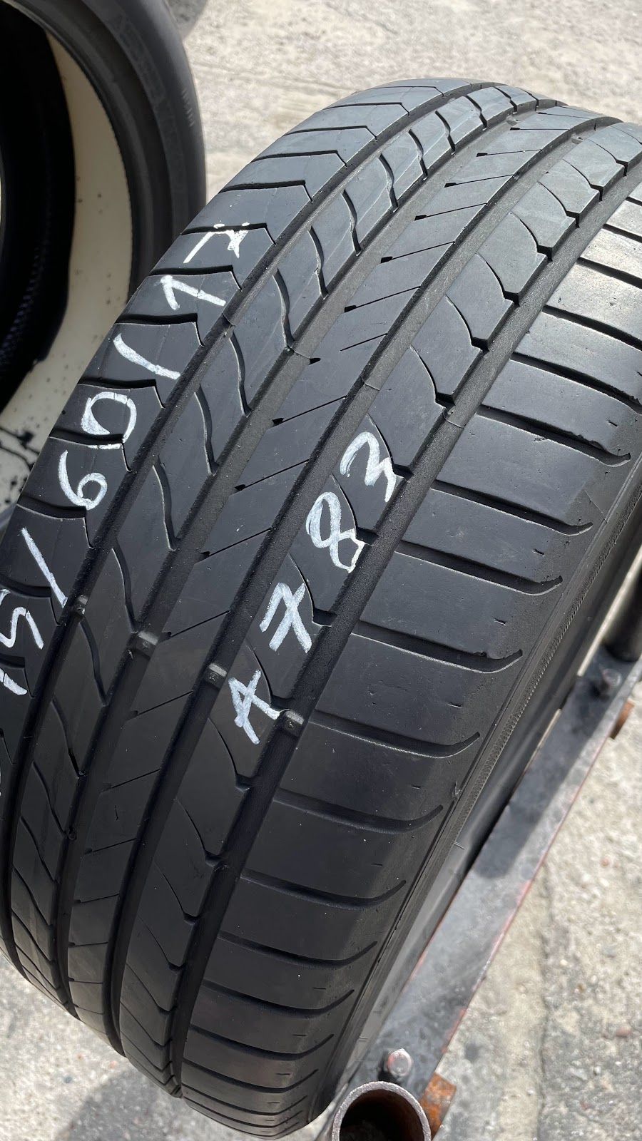 215/50/17 Goodyear Efficient Grip LRR 91V