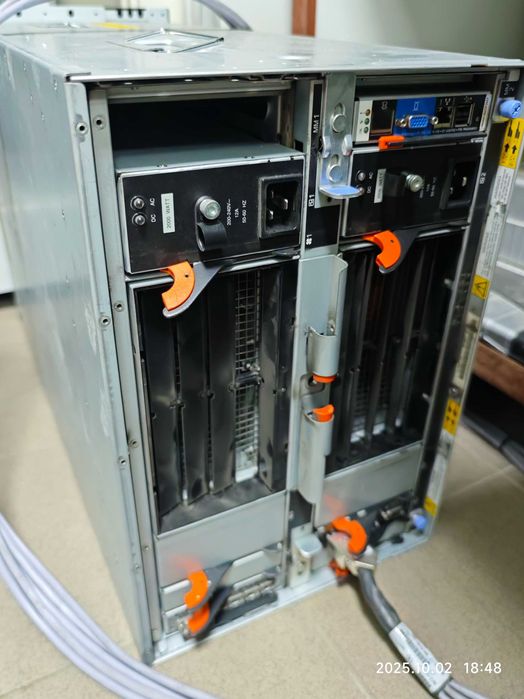 Мощный сервер  с хранилищем IBM Blade Center вместе с модулями