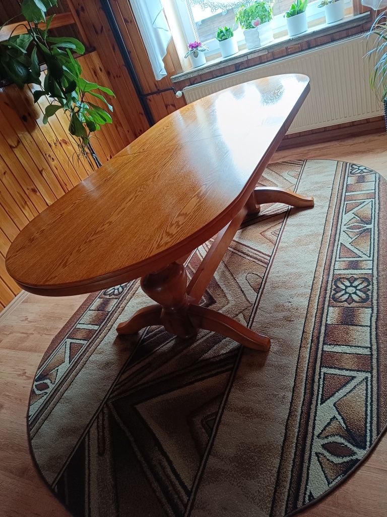 Stół drewniany z możliwością rozłożenia ;)