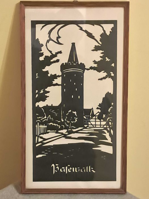 Wycinanka Scherenschnitte „Pasewalk” 24/50, NRD, w drewnianejj ramie