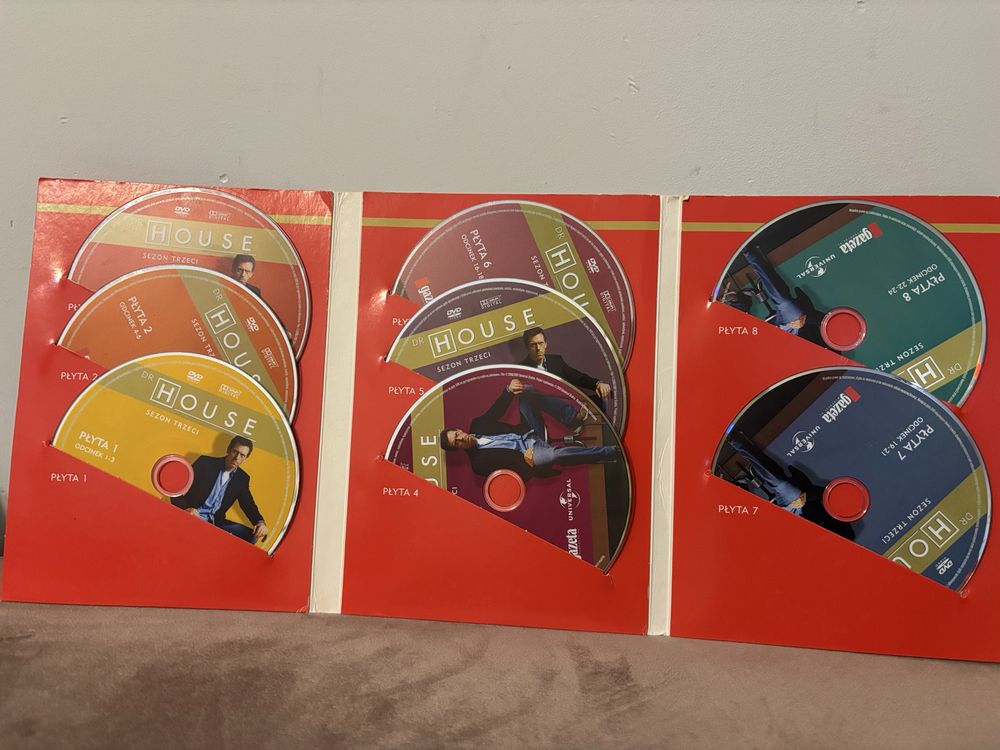 Dr House. Sezon 3. Odcinki: 1-24. Komplet 8 x DVD.