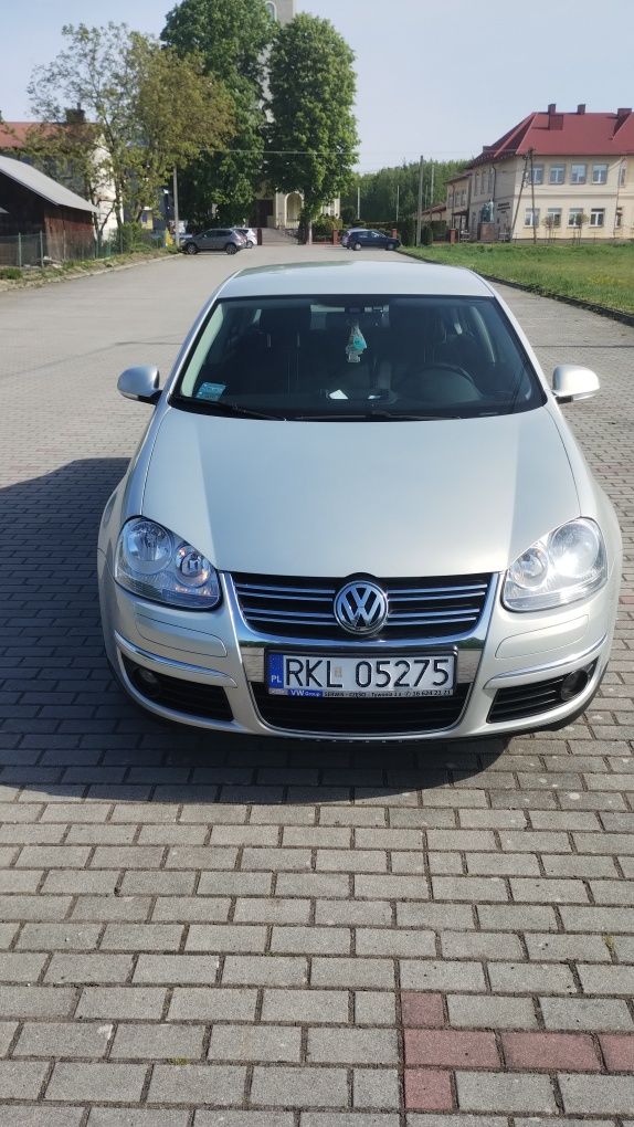 VW Jetta 1.6   trendline 2010r