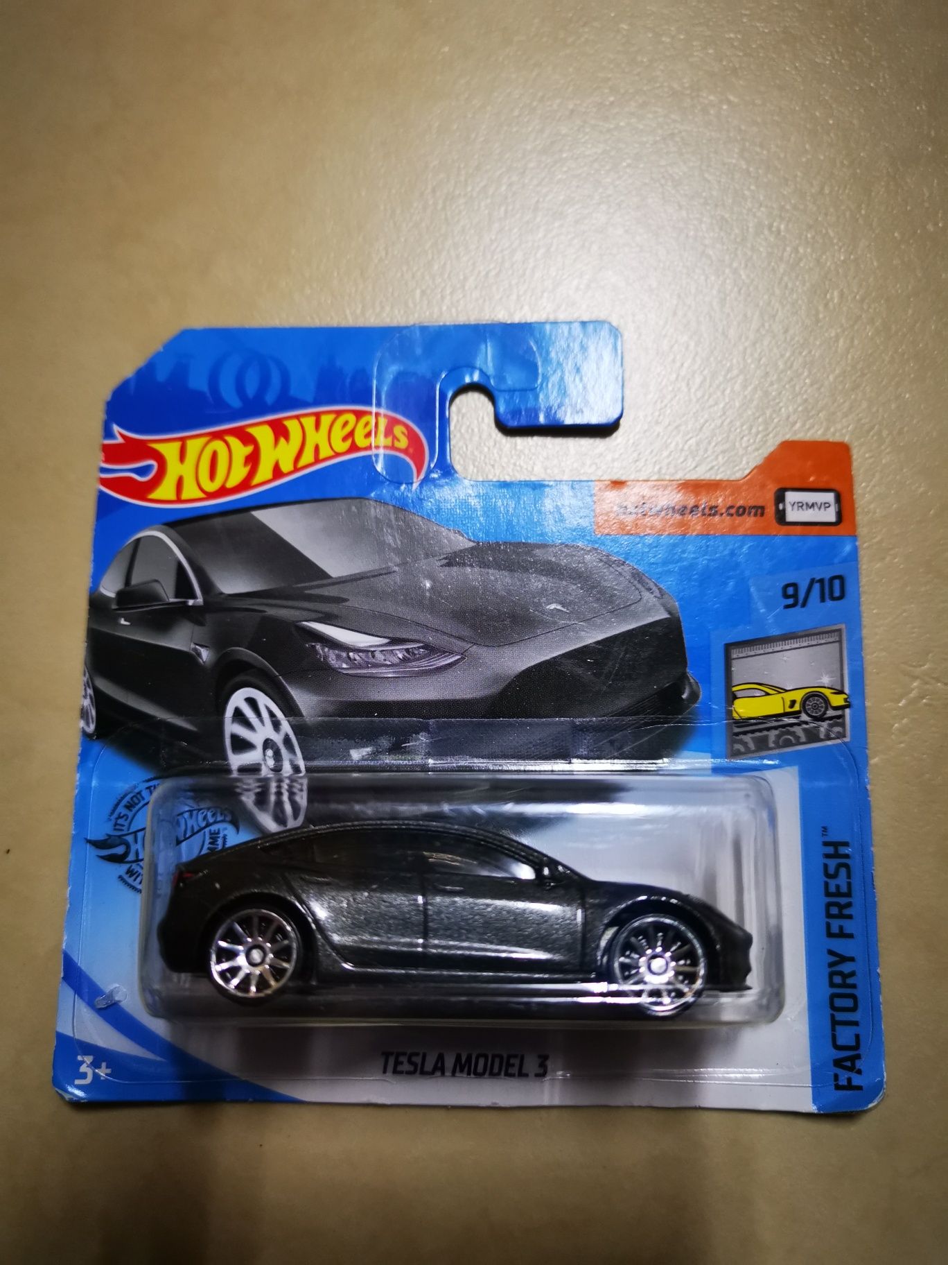 Tesla model X/Y hot wheels novo com portes incluídos