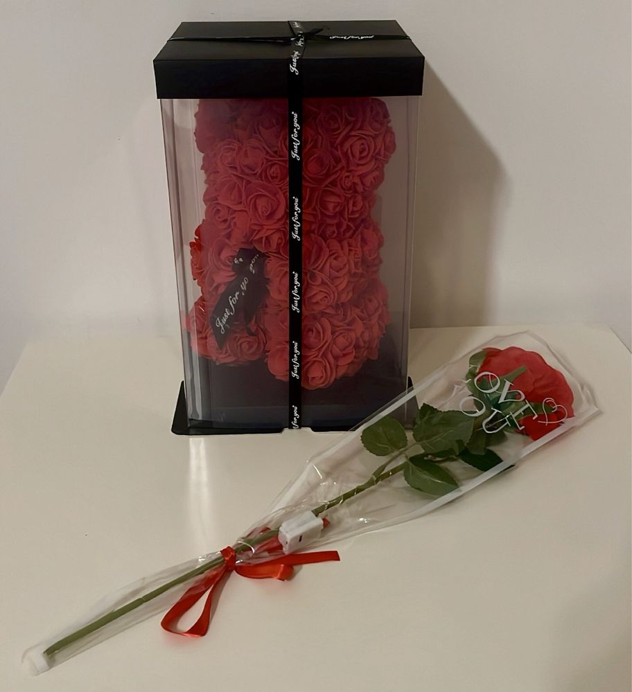 Miś z Róż 25cm czerwony prezent + róża led walentynki dzień kobiet