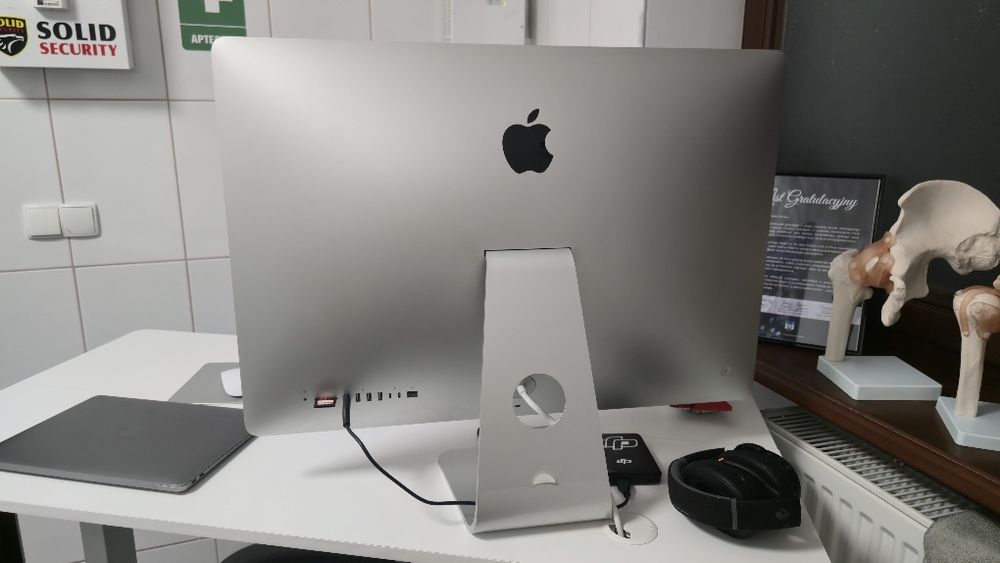 iMac 27" 5K (2019) – i9 3,6 GHz / Radeon Pro 580X 8 GB / 8 GB RAM