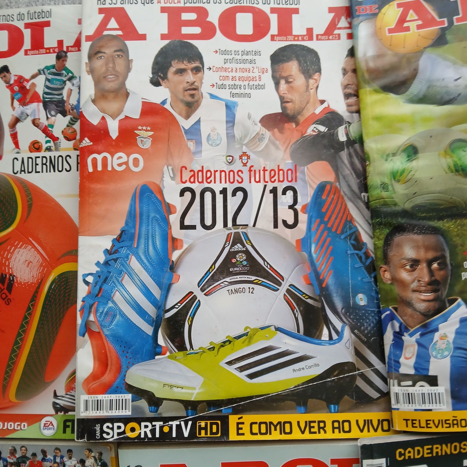 Cadernos anuais A Bola