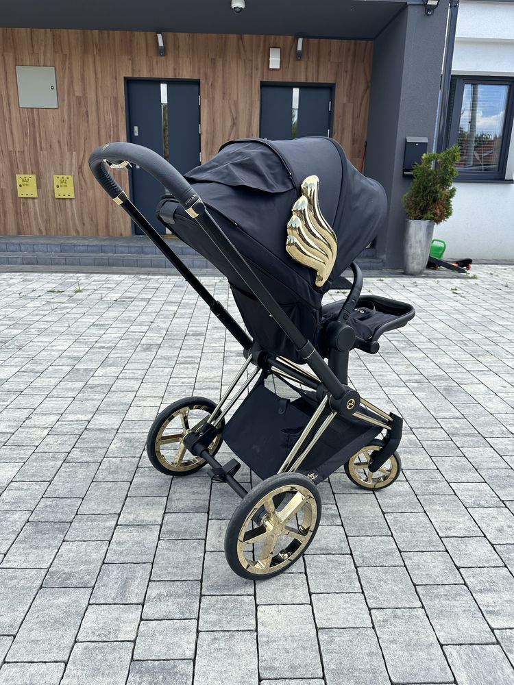Spacerówka Cybex Priam 4.0 Jeremy Scott czarna ze skrzydłami