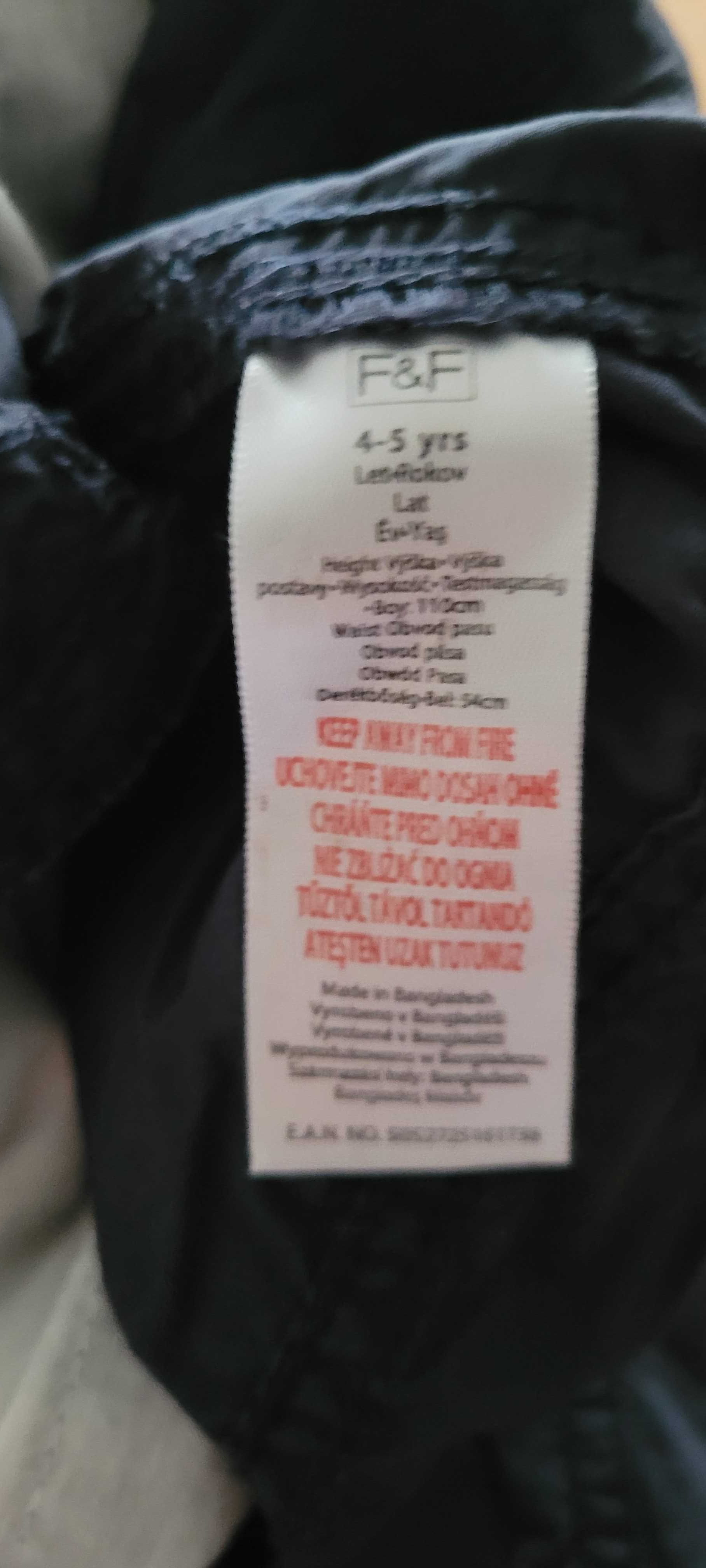 Sprzedam spodnie materiałowe chłopięce F&F, 4-5 lat.