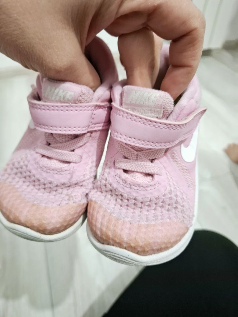 Buciki Nike 22 Stan dobry