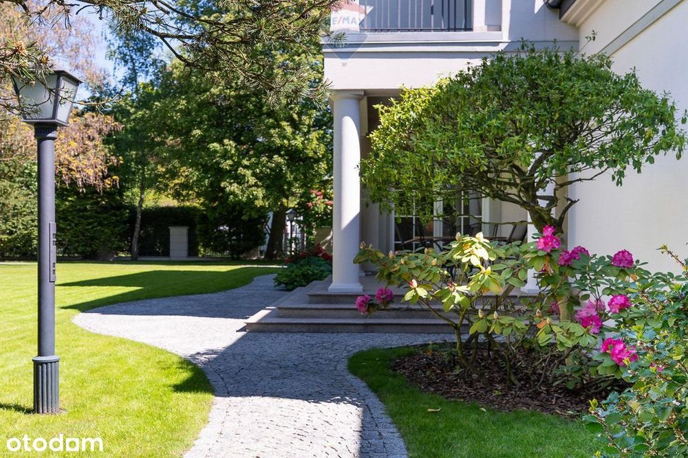 Elegancka Rezydencja Na Wynajem W Łomiankach