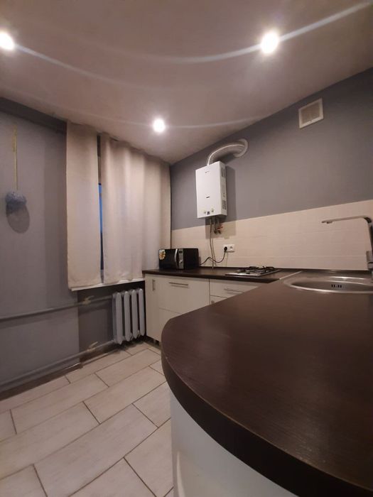 Сдается 1к квартира в центре.