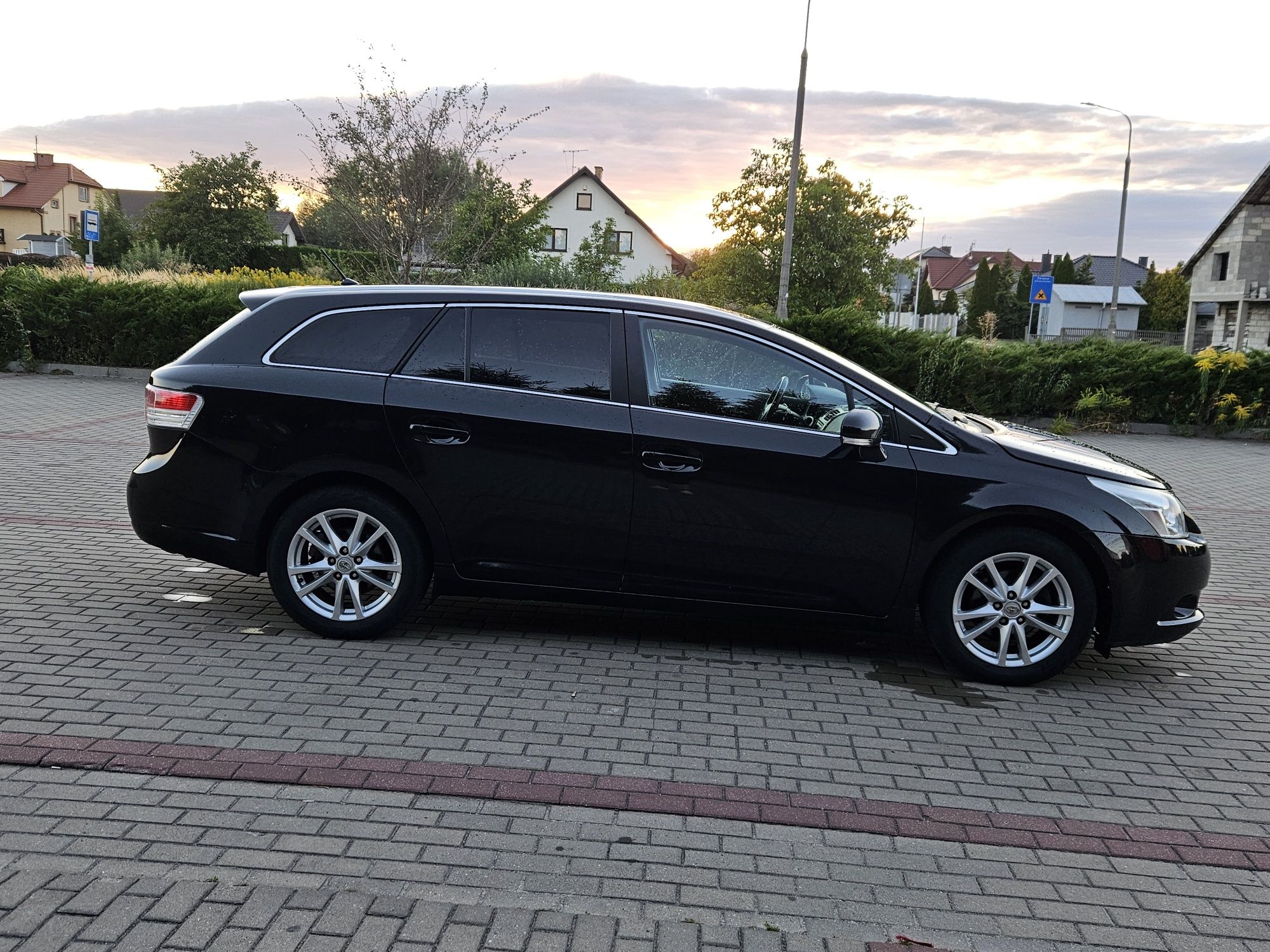 Toyota Avensis 2011r. 1.6 Benz.