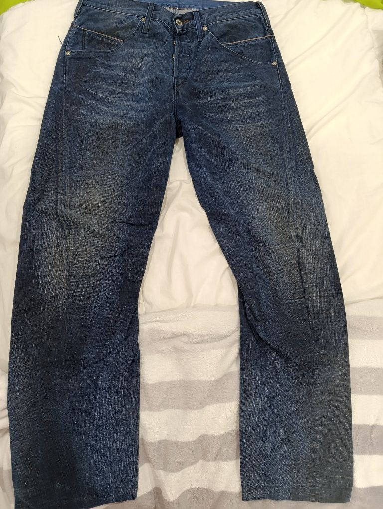 Levis Engineered Jeans