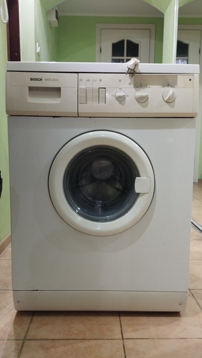 Стиральная машина (BOSCH)