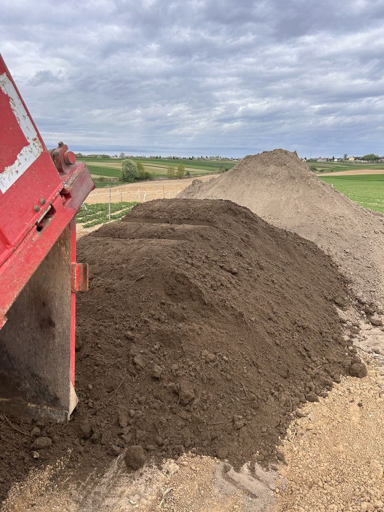 Humus | Czarna ziemia | Ziemia ogrodowa | Transport wywrotką.