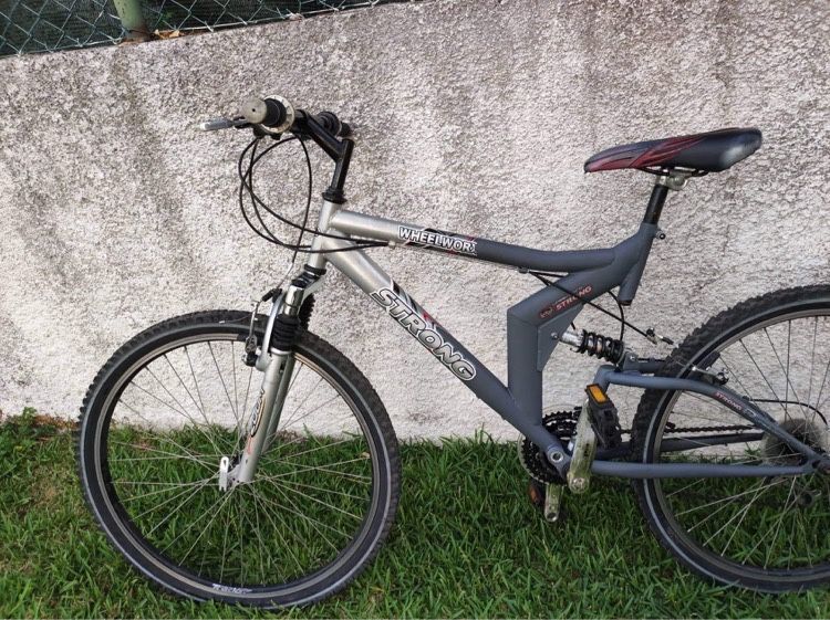 Strong bicicleta roda 26 com dupla suspensão