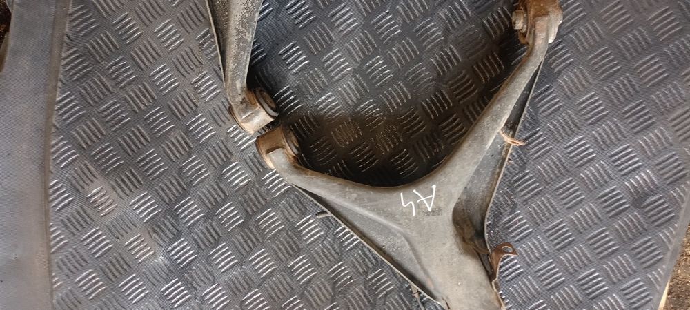Wahacze tył tylne audi a4 B5 Quattro