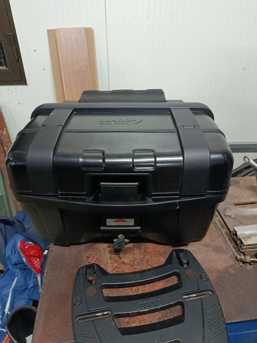 Vendo Top case givi