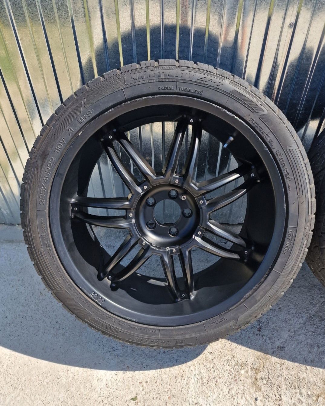 Felgi 22 cale 5x112 z oponami Dolce DC