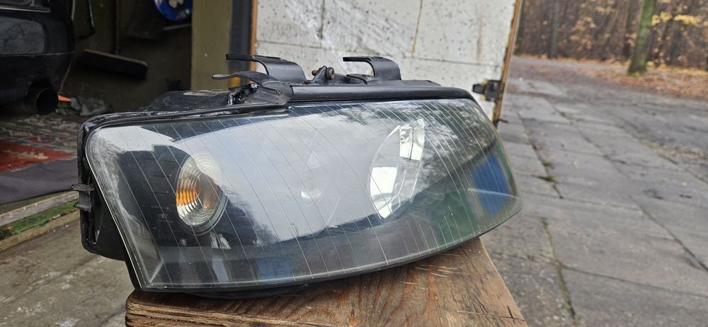 Reflektory xenon black A4 b6 lampy komplet prawa lewa