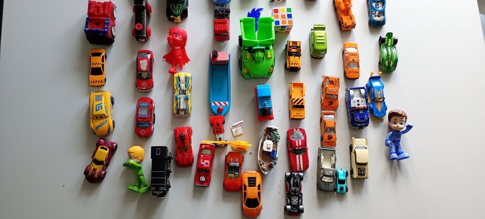 Samochodziki, figurki, resoraki