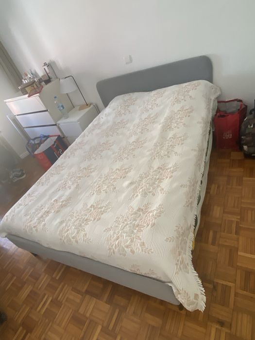 Cama de casal c/ colchao (1 ano)