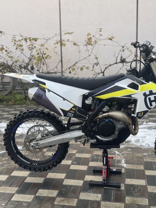 Продам мотоцикл (Кросс) Husqvarna fc450 2019