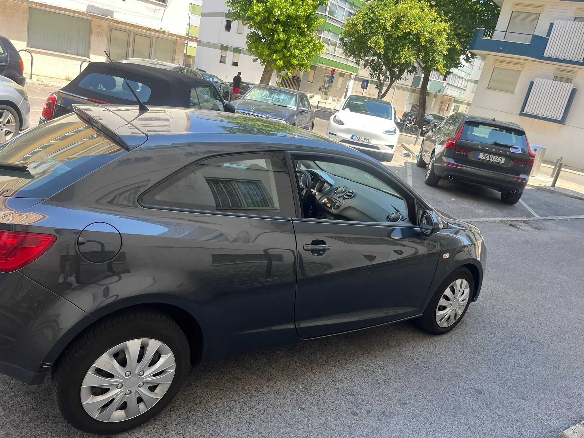 Seat Ibiza 2010 1.6 Tdi Carro encontra-se a andar mas sem documentos