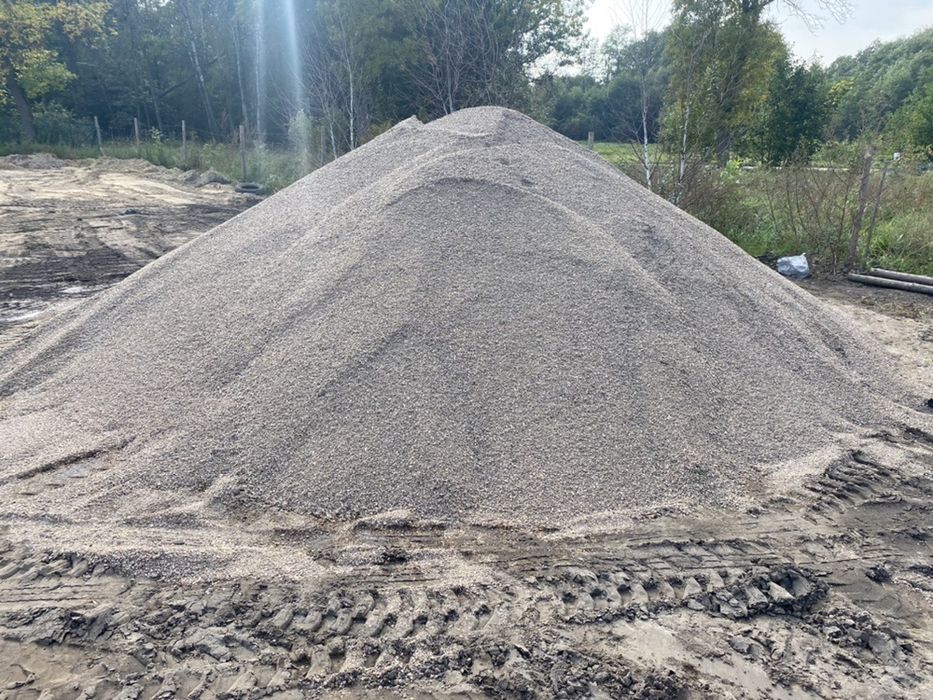 Piasek żwir podsypka pospółka siany Płukany 0-2 0-3  cement Transport