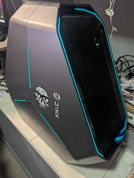 Dell Alienware Area 51 R2 | I7-5820K | GTX1070 | 16GB DDR4 | Wi-Fi