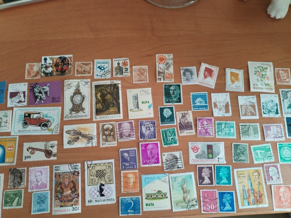 Znaczki pocztowe z różnych stron świata