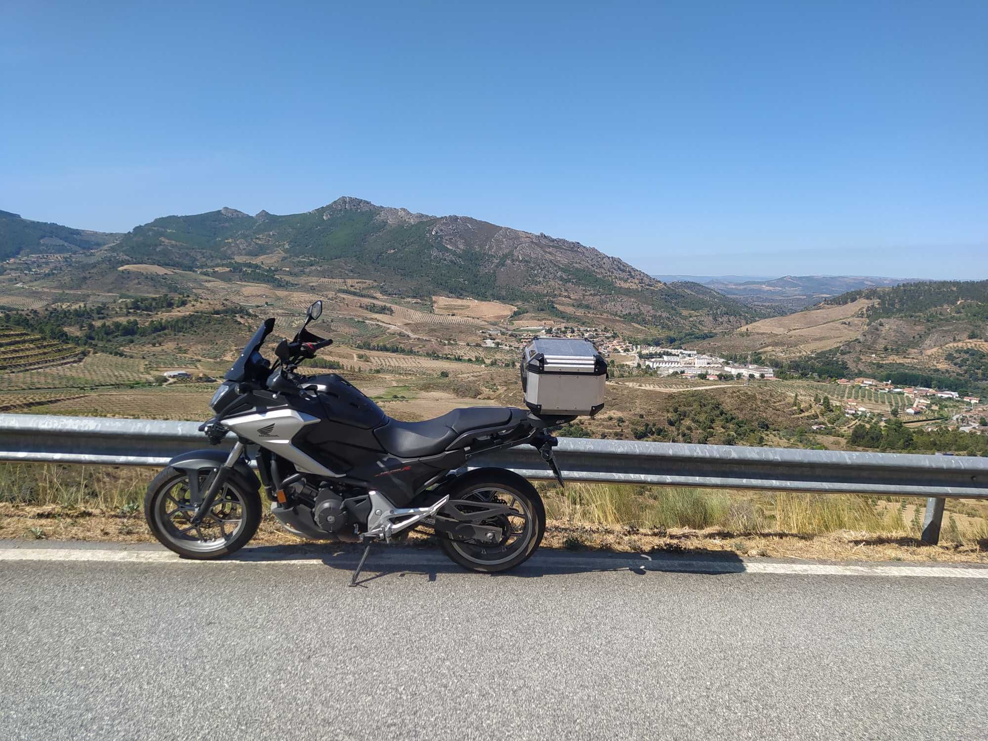 Nc 750 x bom Estado