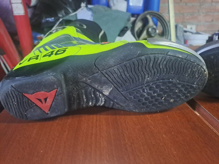 Vendo botas Dainese réplica do expiloto Valentino Rossi Tamanho 41